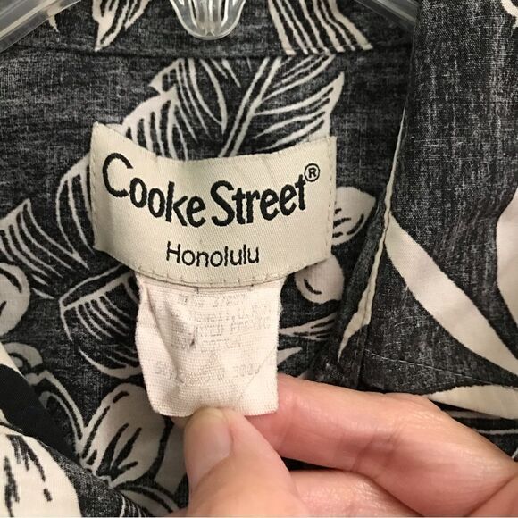 Vintage Cooke Street button up black & creamHawaiian print shirt M - Picture 3 of 6